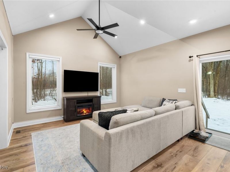 39600 Aurora Road, Solon, OH 44139 Photo 10