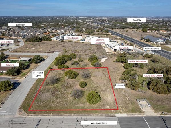 130 Woodlake DR, Georgetown, TX 78633