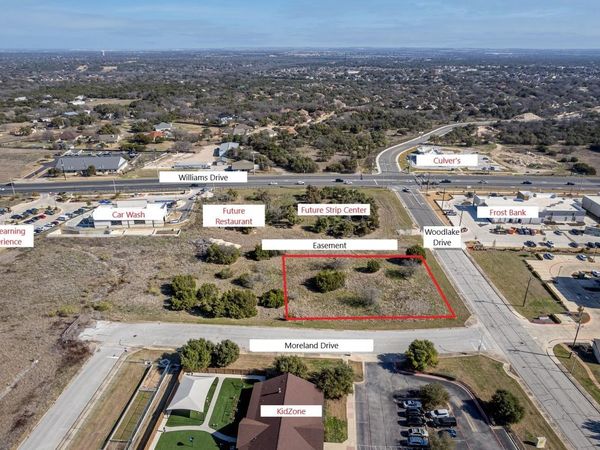 130 Woodlake DR, Georgetown, TX 78633