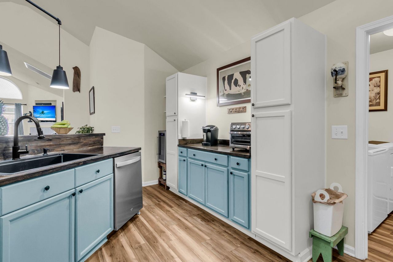 8800 Dorchester Road Photo 20