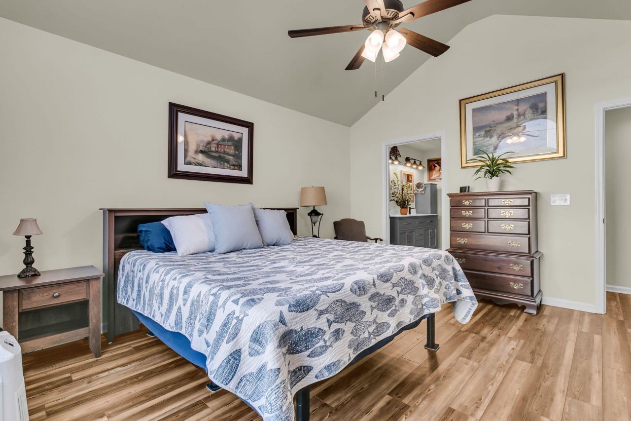 8800 Dorchester Road Photo 24