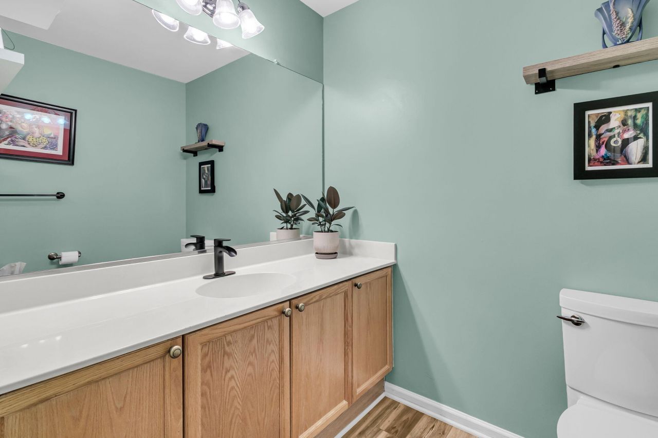 8800 Dorchester Road Photo 32