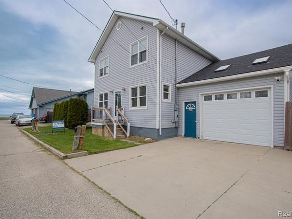 7886 Inglewood Drive, Clay Twp, MI 48001