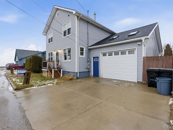 7886 Inglewood Drive, Clay Twp, MI 48001