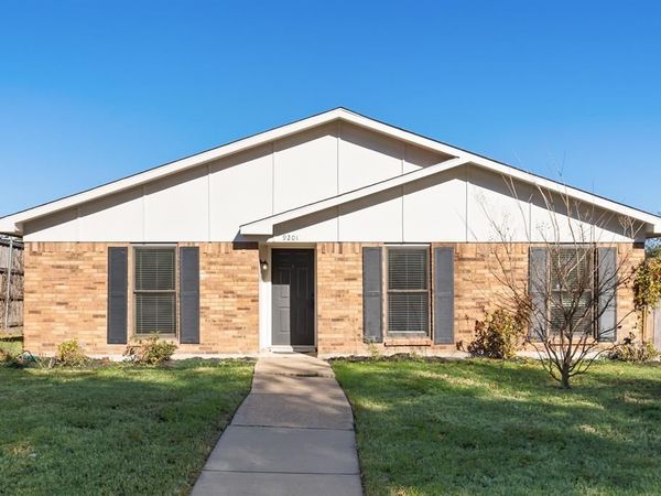 9201 Vagas Drive, Rowlett, TX 75088