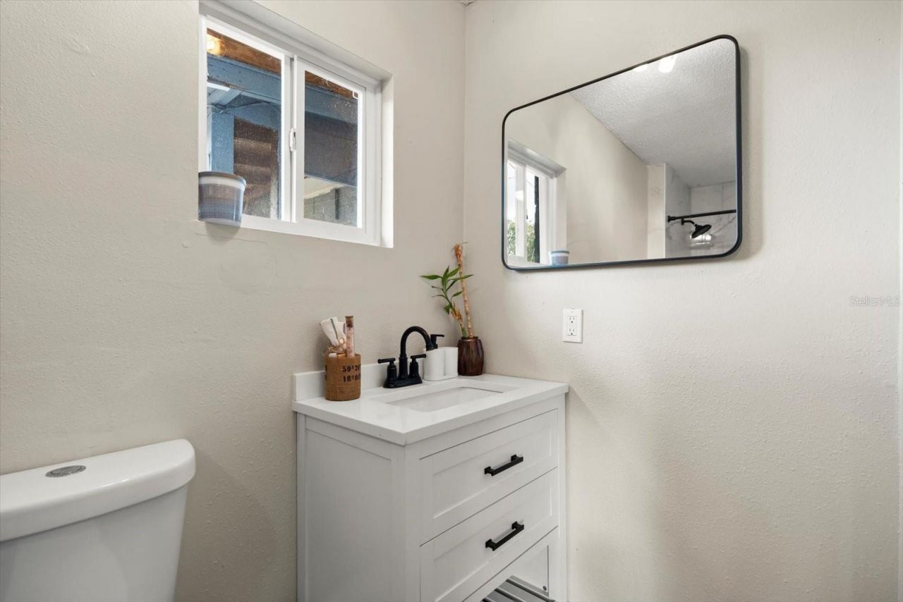 5548 Kingswood Drive, Orlando, FL 32810 Photo