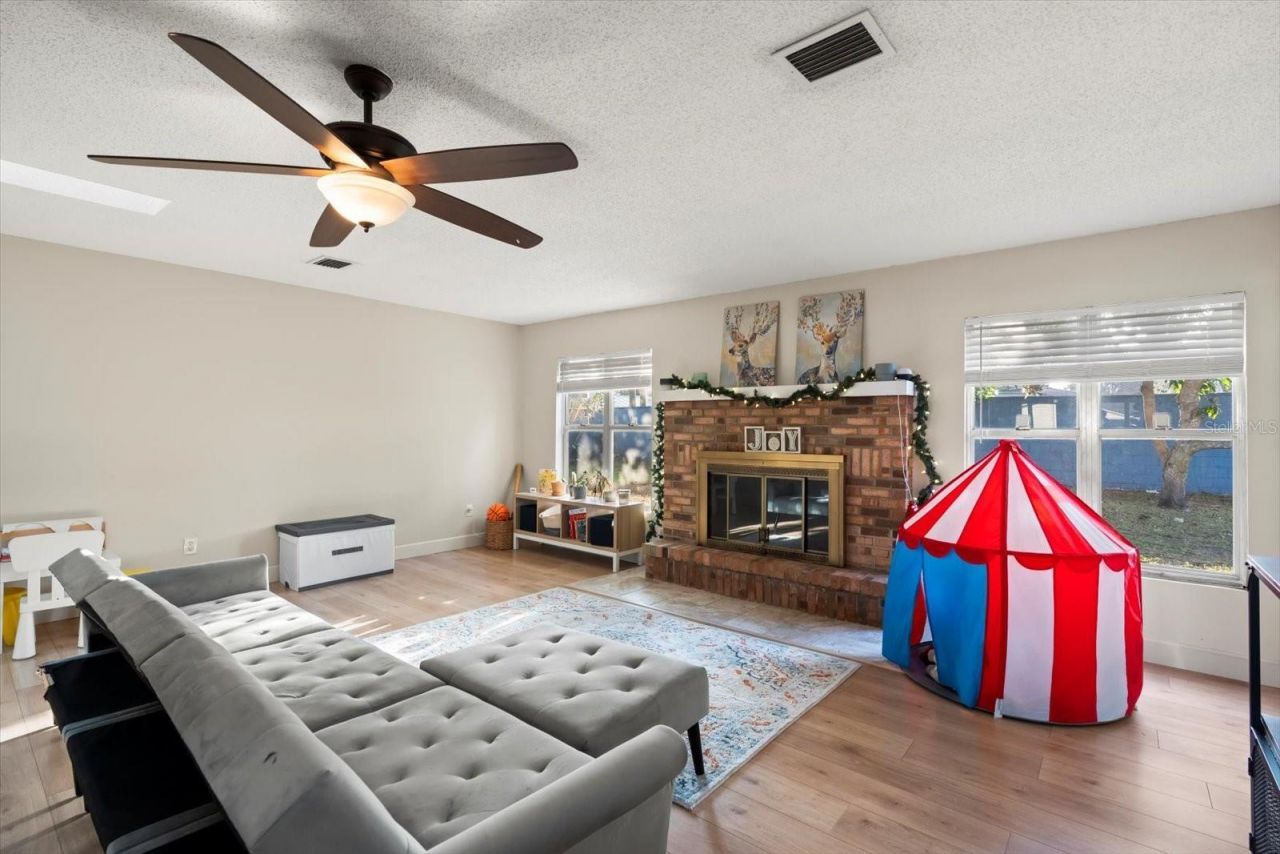 5548 Kingswood Drive, Orlando, FL 32810 Photo