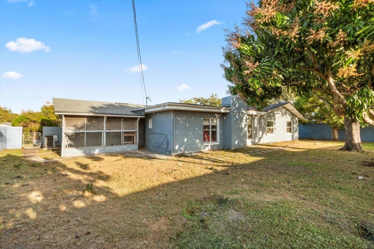 5548 Kingswood Drive, Orlando, FL 32810 Photo