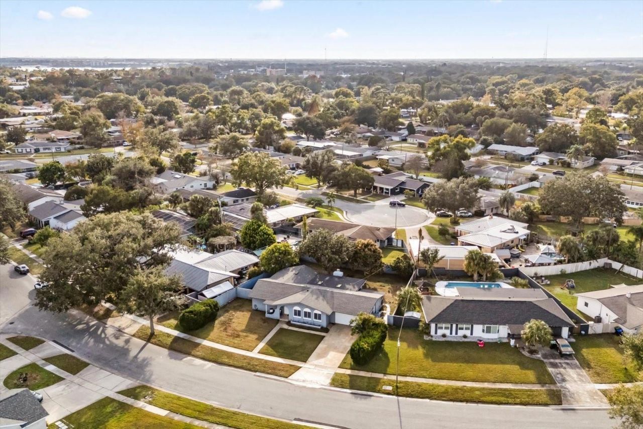 5548 Kingswood Drive, Orlando, FL 32810 Photo