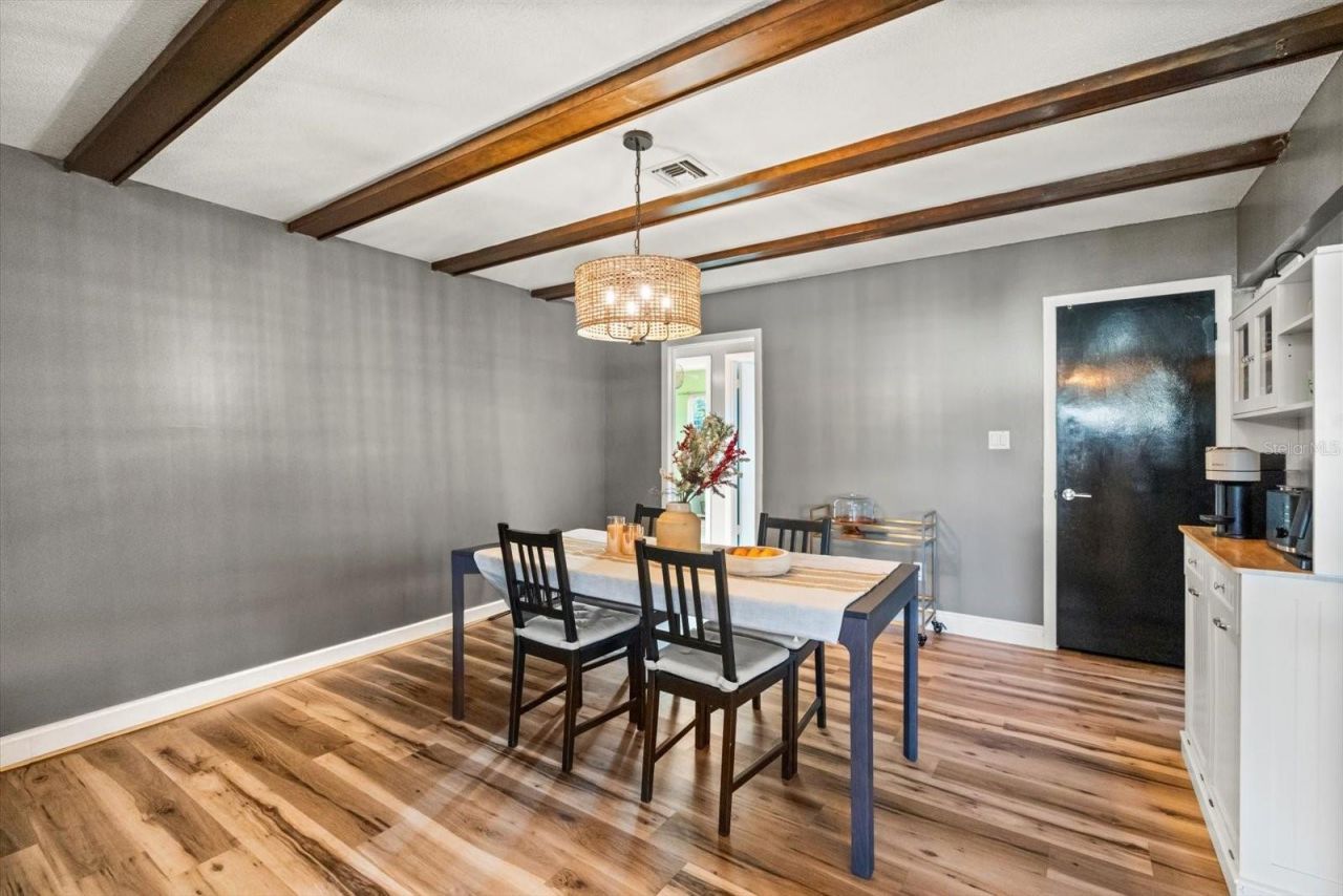 5548 Kingswood Drive, Orlando, FL 32810 Photo