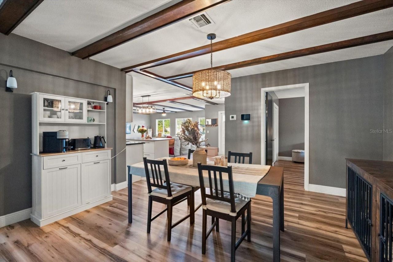 5548 Kingswood Drive, Orlando, FL 32810 Photo