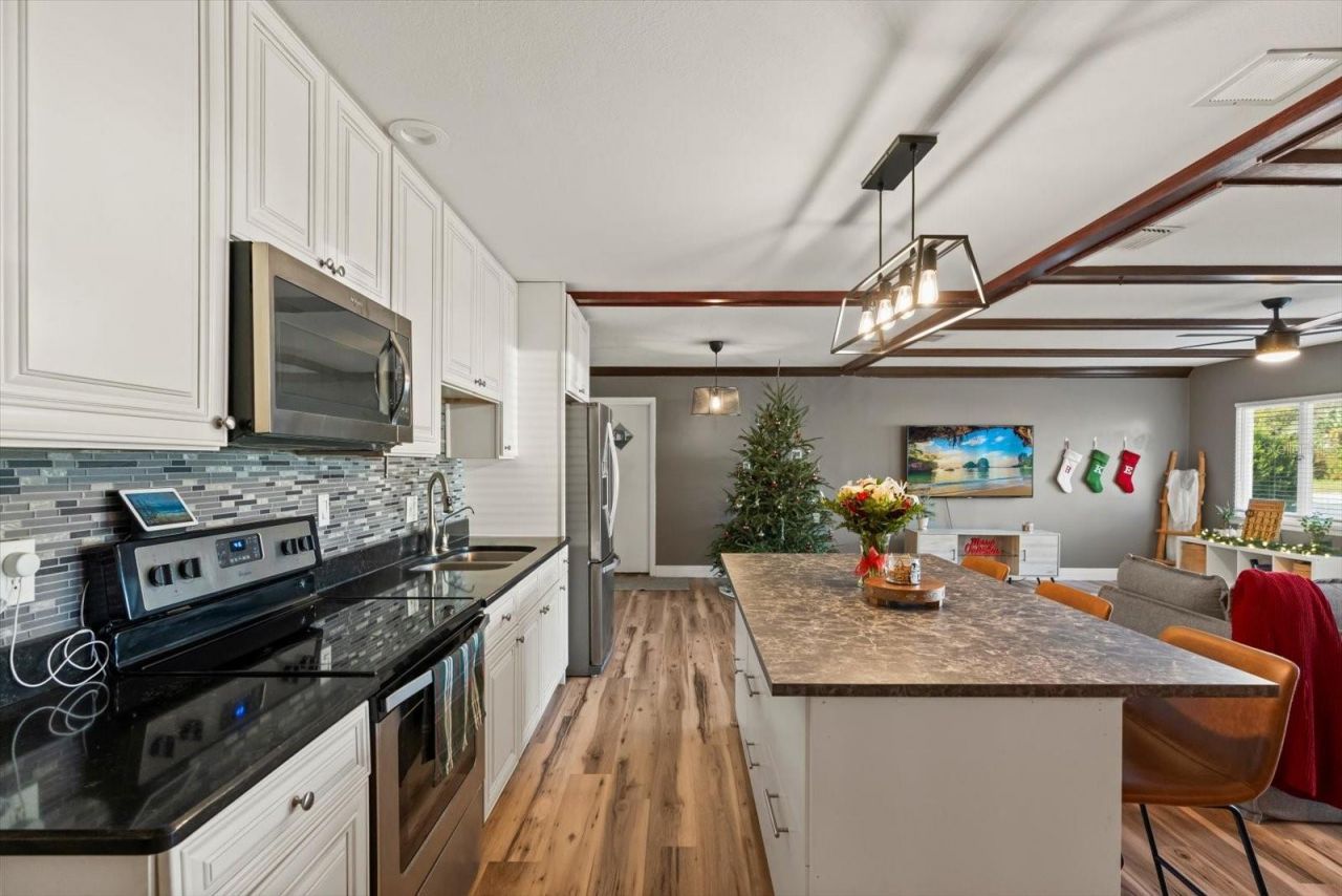 5548 Kingswood Drive, Orlando, FL 32810 Photo