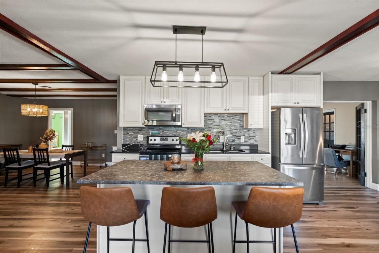 5548 Kingswood Drive, Orlando, FL 32810 Photo