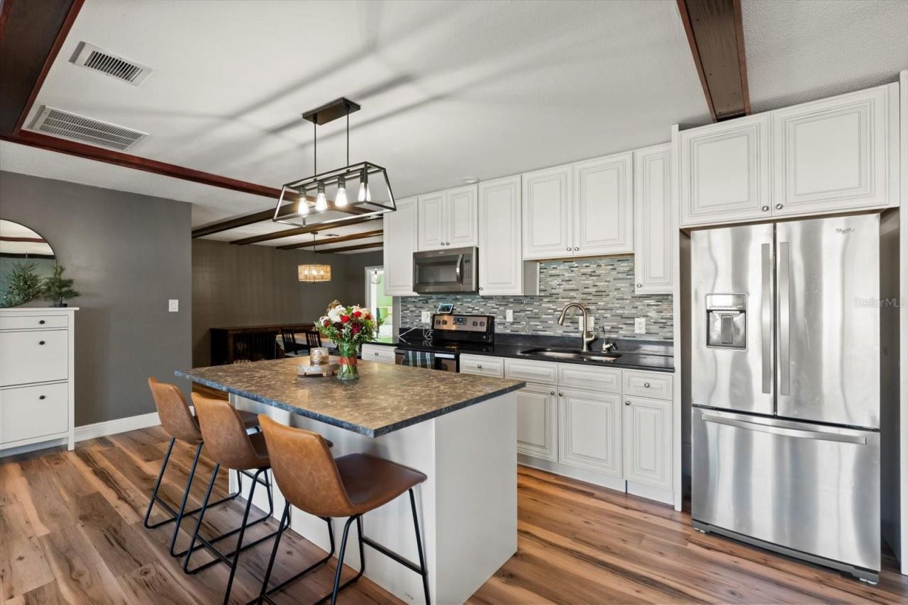 5548 Kingswood Drive, Orlando, FL 32810 Photo