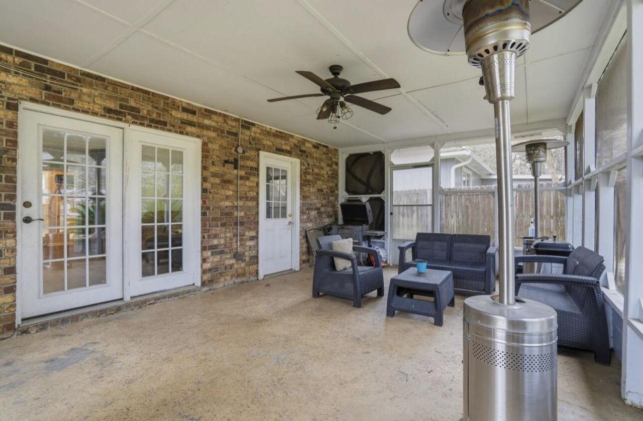 201 Pinewood Drive Photo 10