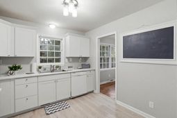 201 Pinewood Drive photo 4