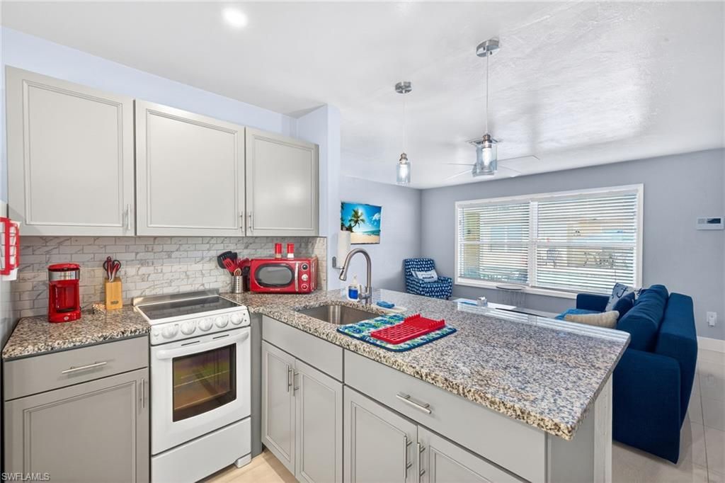 624 SE 46th St, Cape Coral, FL 33904 Photo