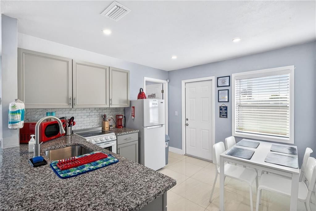 624 SE 46th St, Cape Coral, FL 33904 Photo