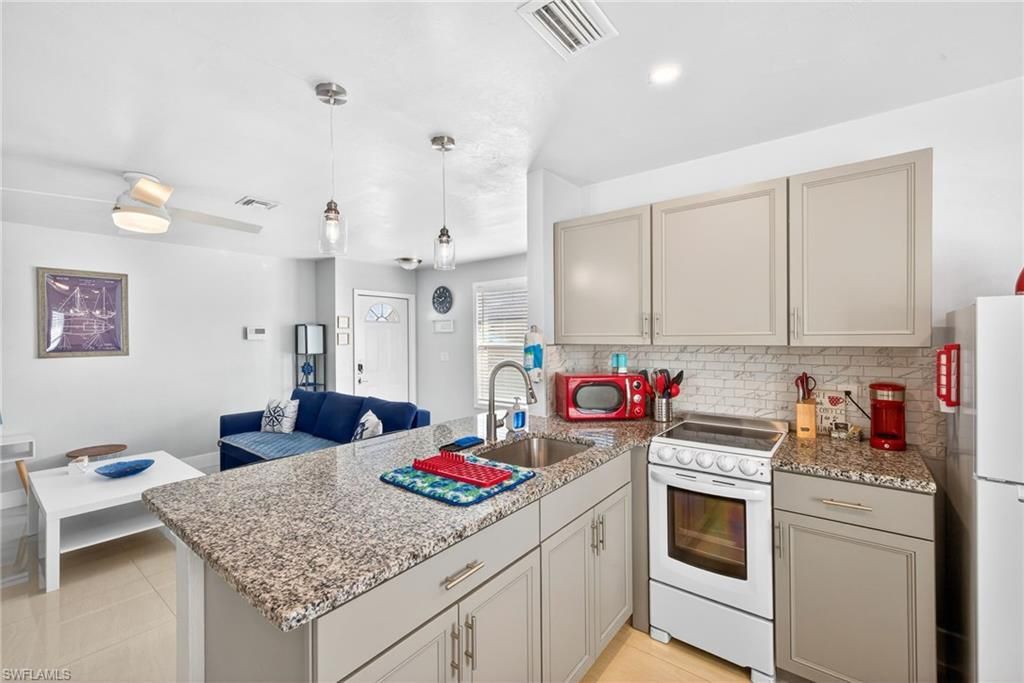 624 SE 46th St, Cape Coral, FL 33904 Photo