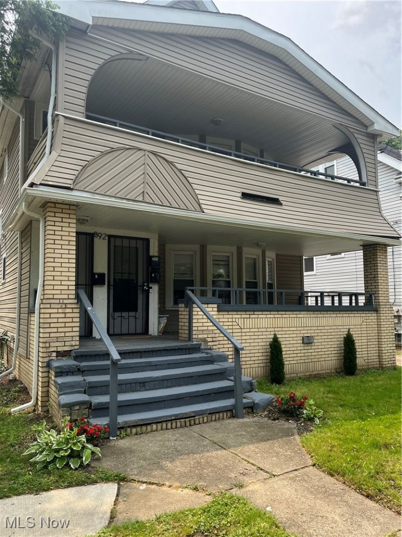 892 Delia Avenue, Akron, OH 44320 Main Photo