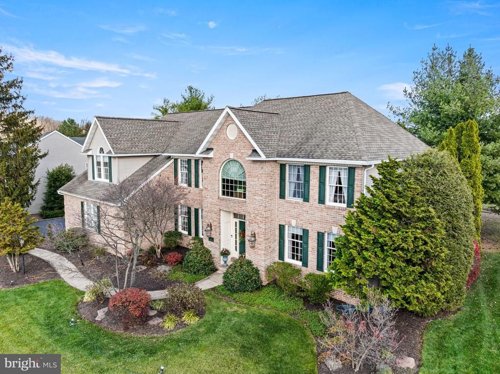 117 COVENTRY LANE, READING, PA 19610