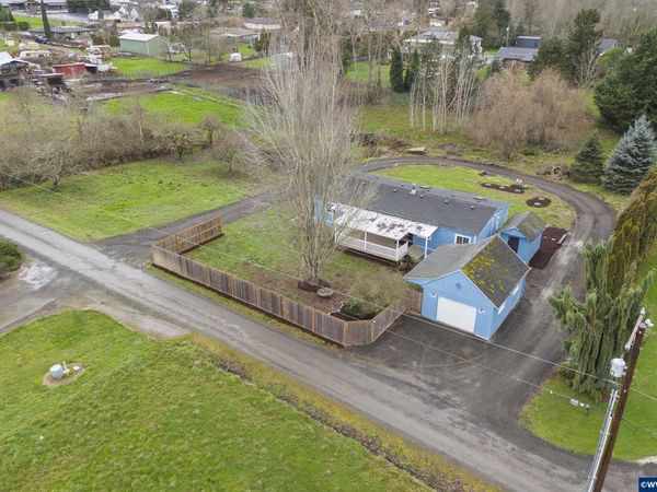 925 New Haven Dr NE, Salem, OR 97317