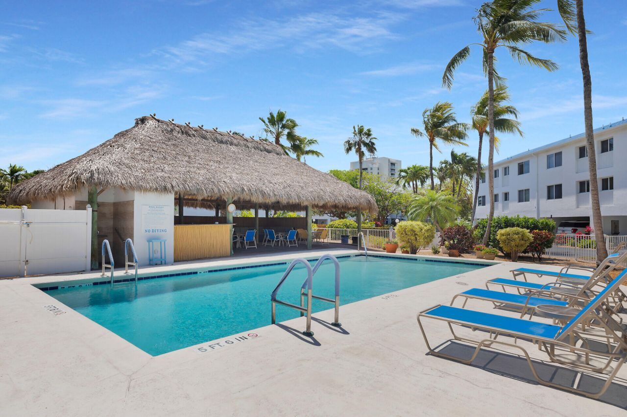 95 Coco Plum Drive, Unit 2D, Marathon, FL 33050 Photo