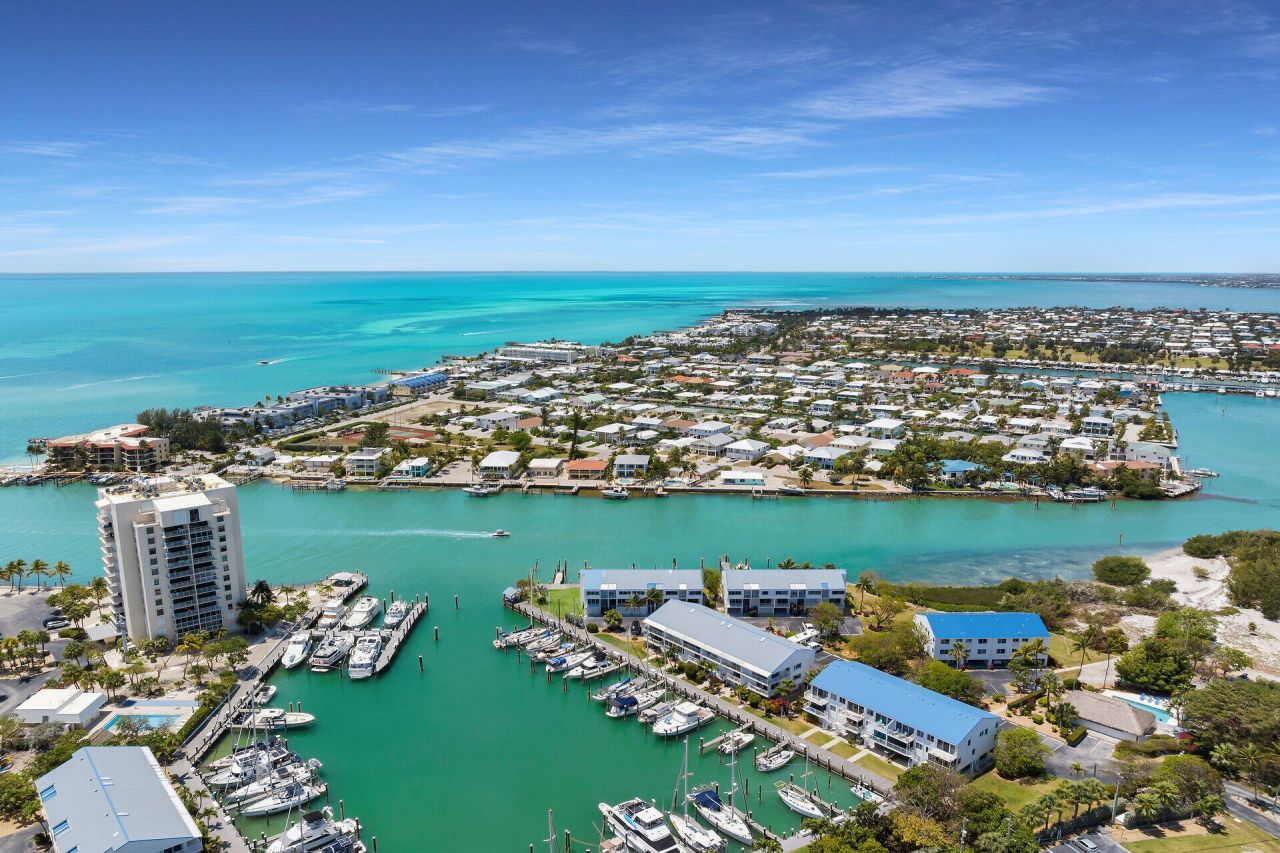 95 Coco Plum Drive, Unit 2D, Marathon, FL 33050 Photo