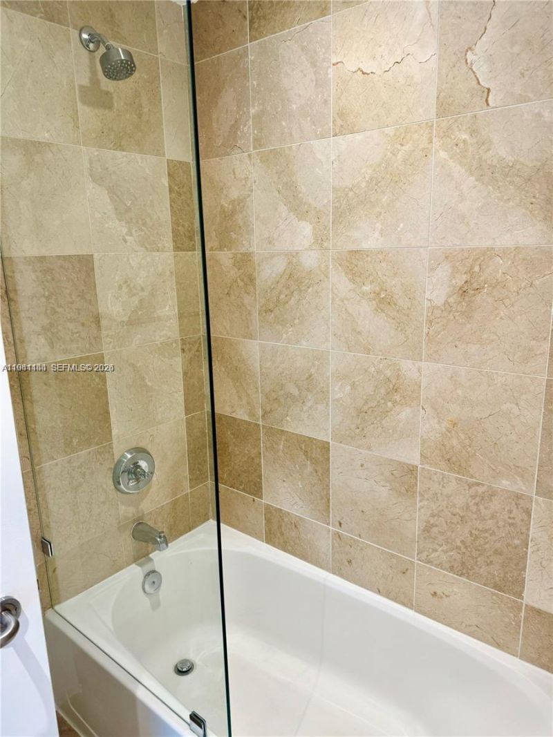 3131 NE 188th St , Unit 2-1213, Aventura, FL 33180 Photo