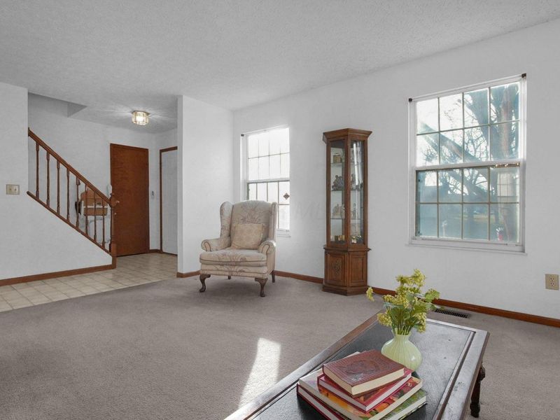 5288 Hyde Park Drive, Hilliard, OH 43026 Photo 3