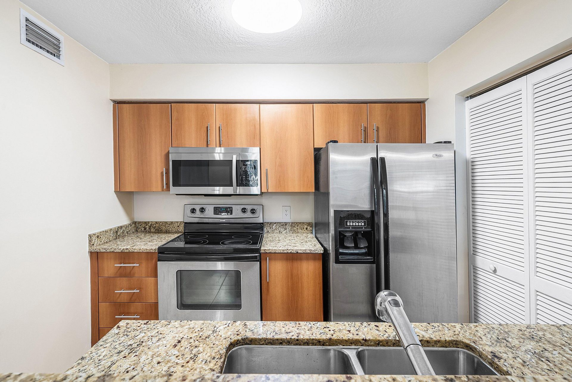 1001 Crystal Way, Unit M, Delray Beach, FL 33444 Photo