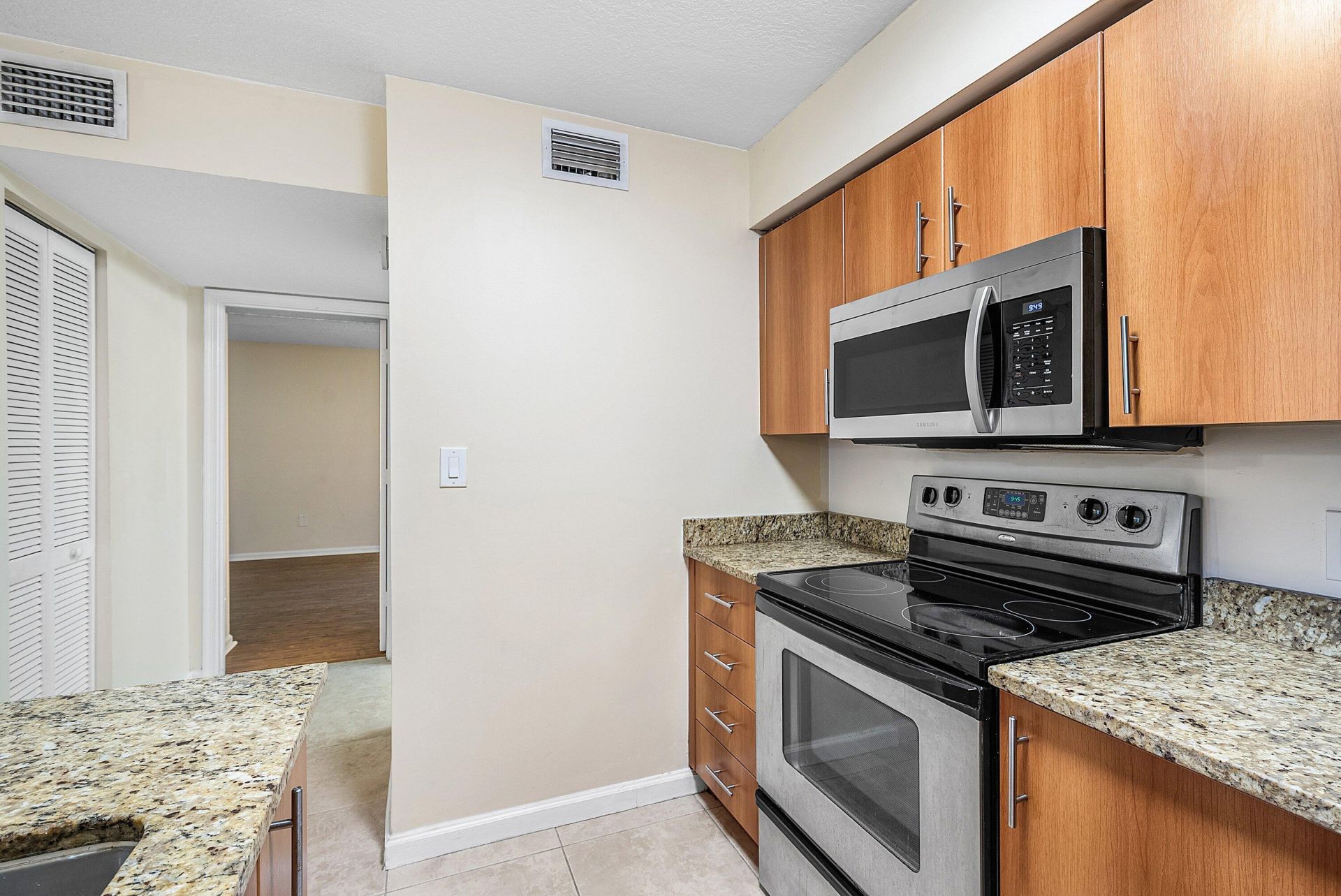 1001 Crystal Way, Unit M, Delray Beach, FL 33444 Photo