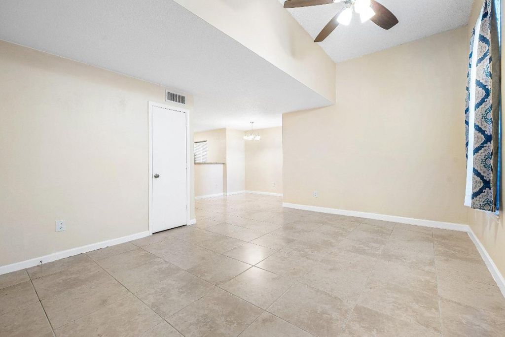 1001 Crystal Way, Unit M, Delray Beach, FL 33444 Photo