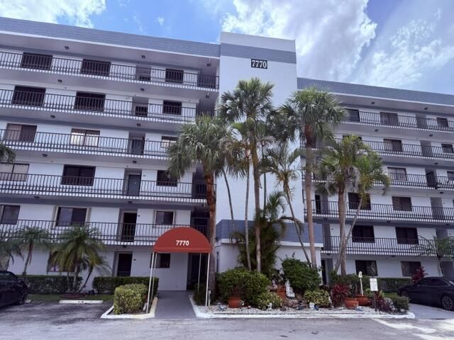 7770 Tahiti Lane, Unit 405, Lake Worth, FL 33467 Photo