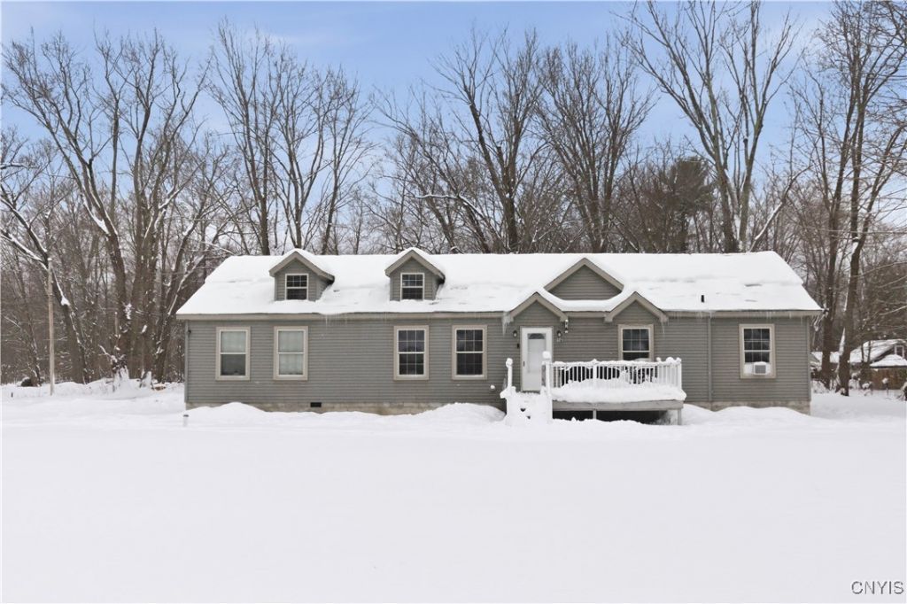 14 1st Avenue, Constantia, NY 13044 Main Photo