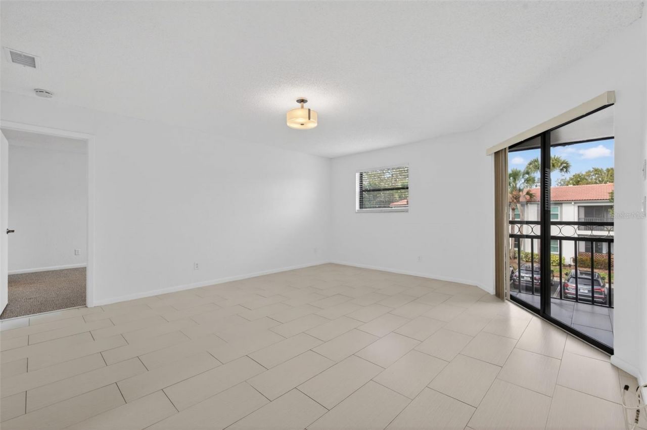 484 Santa Cruz Place Ne, Unit G, Saint Petersburg, FL 33703 Photo