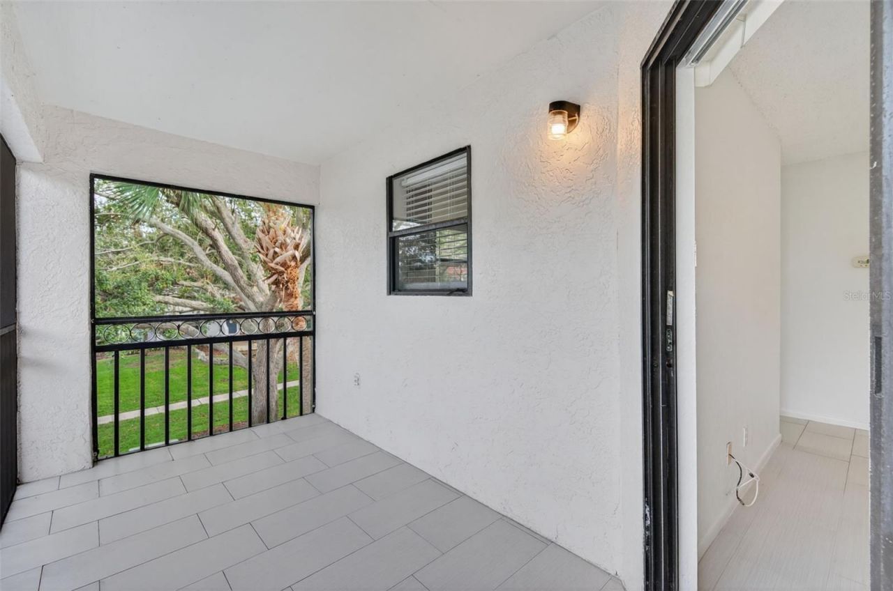 484 Santa Cruz Place Ne, Unit G, Saint Petersburg, FL 33703 Photo
