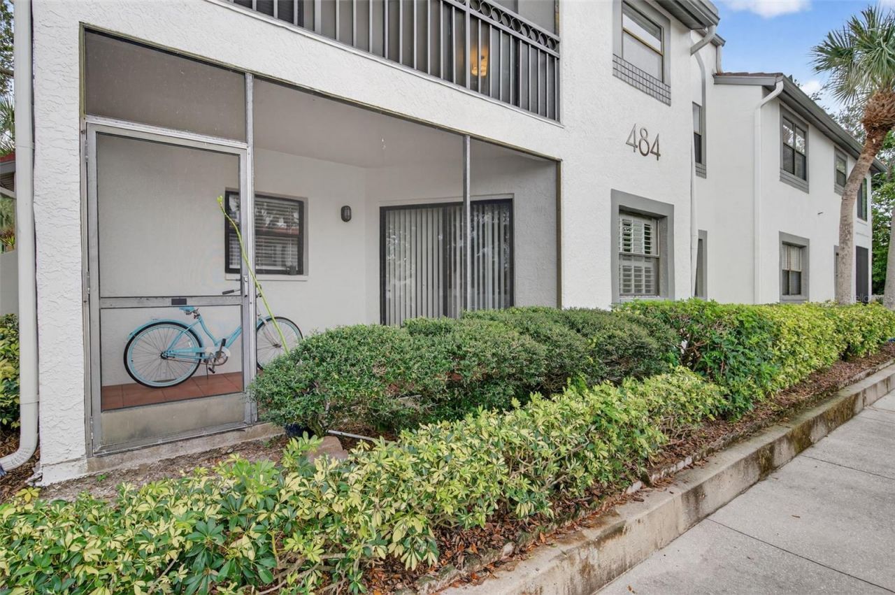 484 Santa Cruz Place Ne, Unit G, Saint Petersburg, FL 33703 Photo