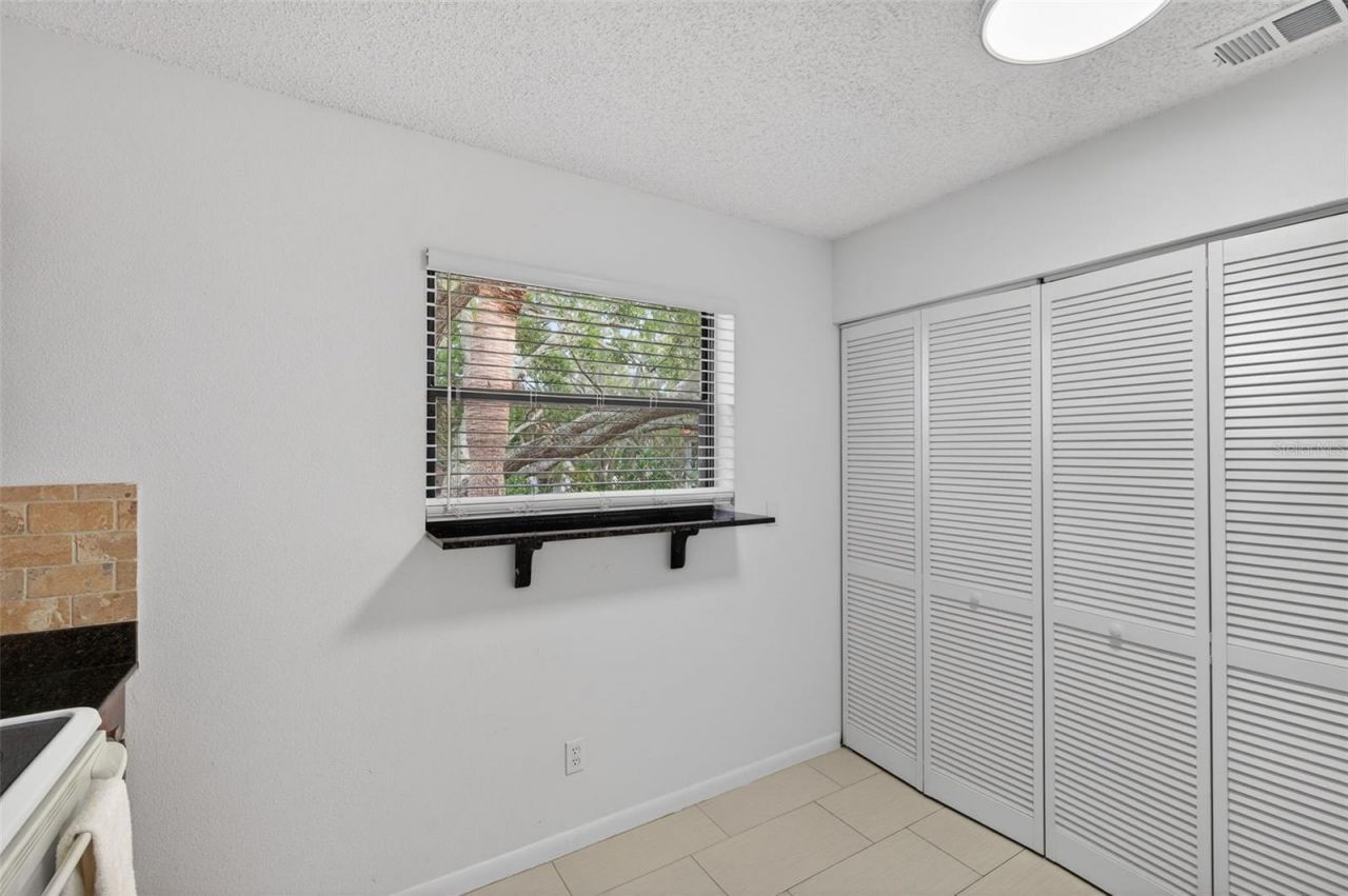 484 Santa Cruz Place Ne, Unit G, Saint Petersburg, FL 33703 Photo