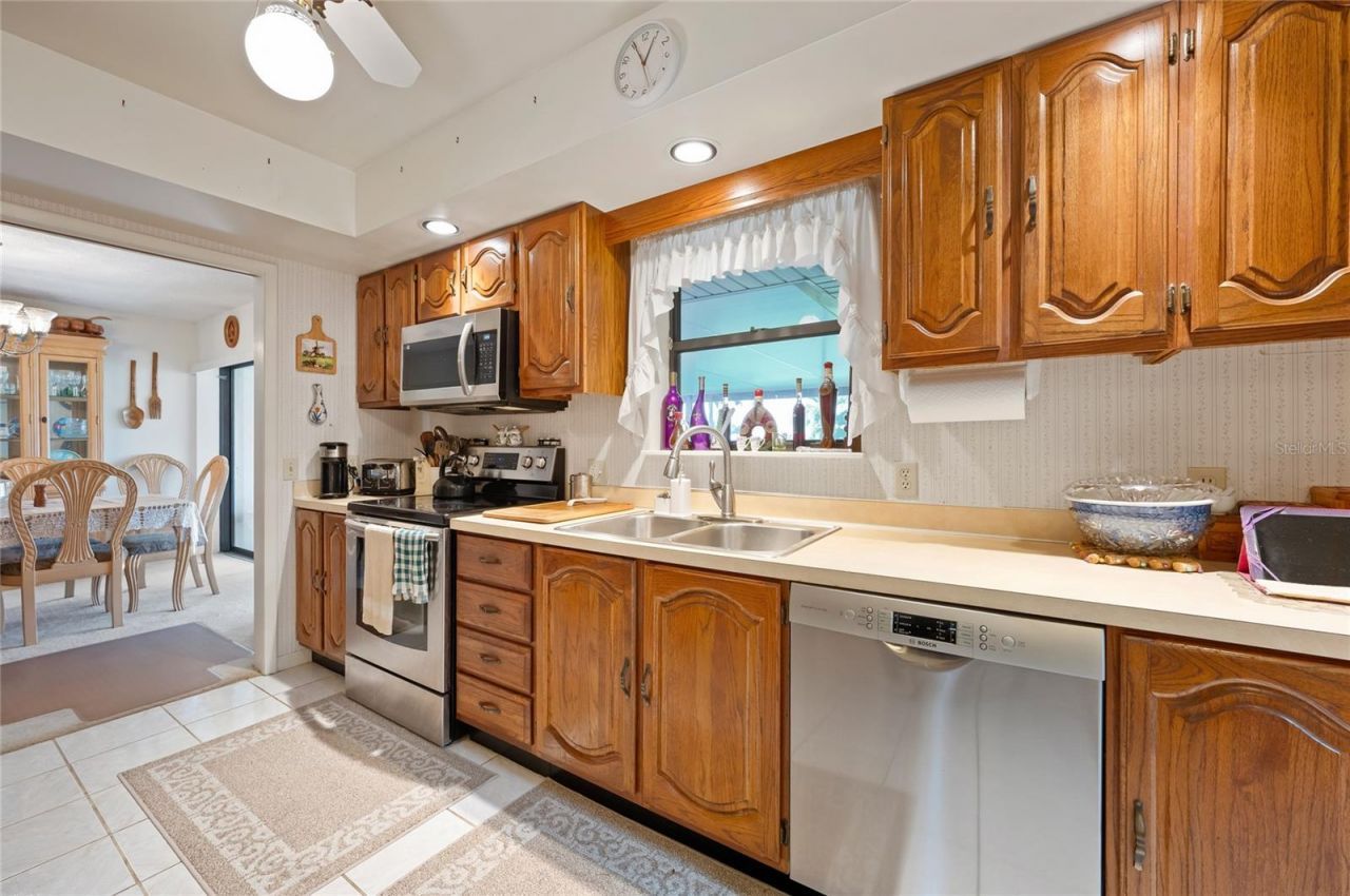 4612 Coral Lake Drive, Bradenton, FL 34210 Photo