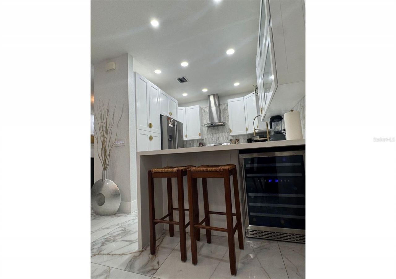 1041 NE 208th St, Miami, FL 33179 Photo