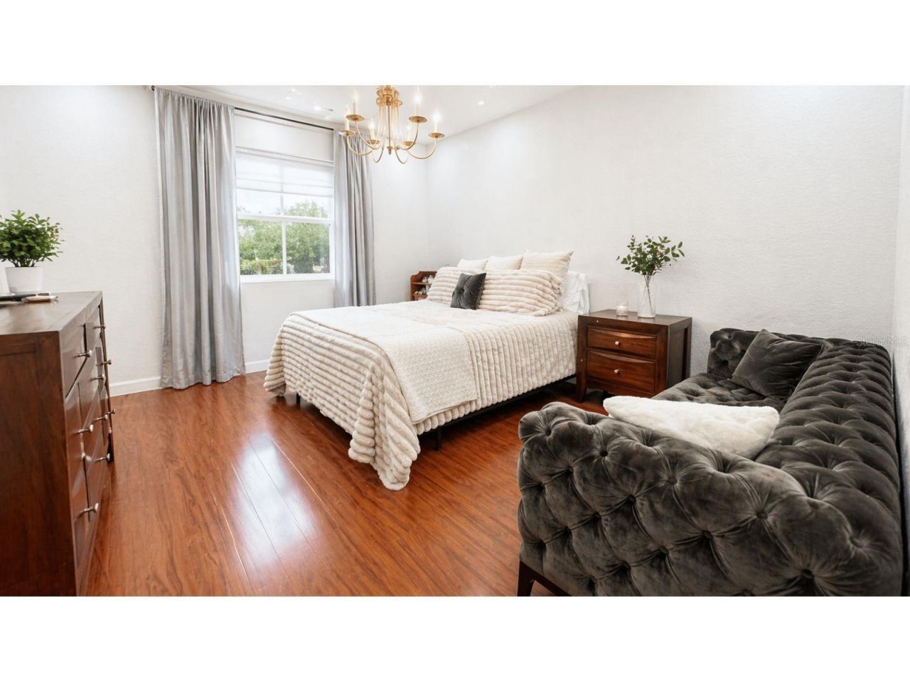 1041 NE 208th St, Miami, FL 33179 Photo