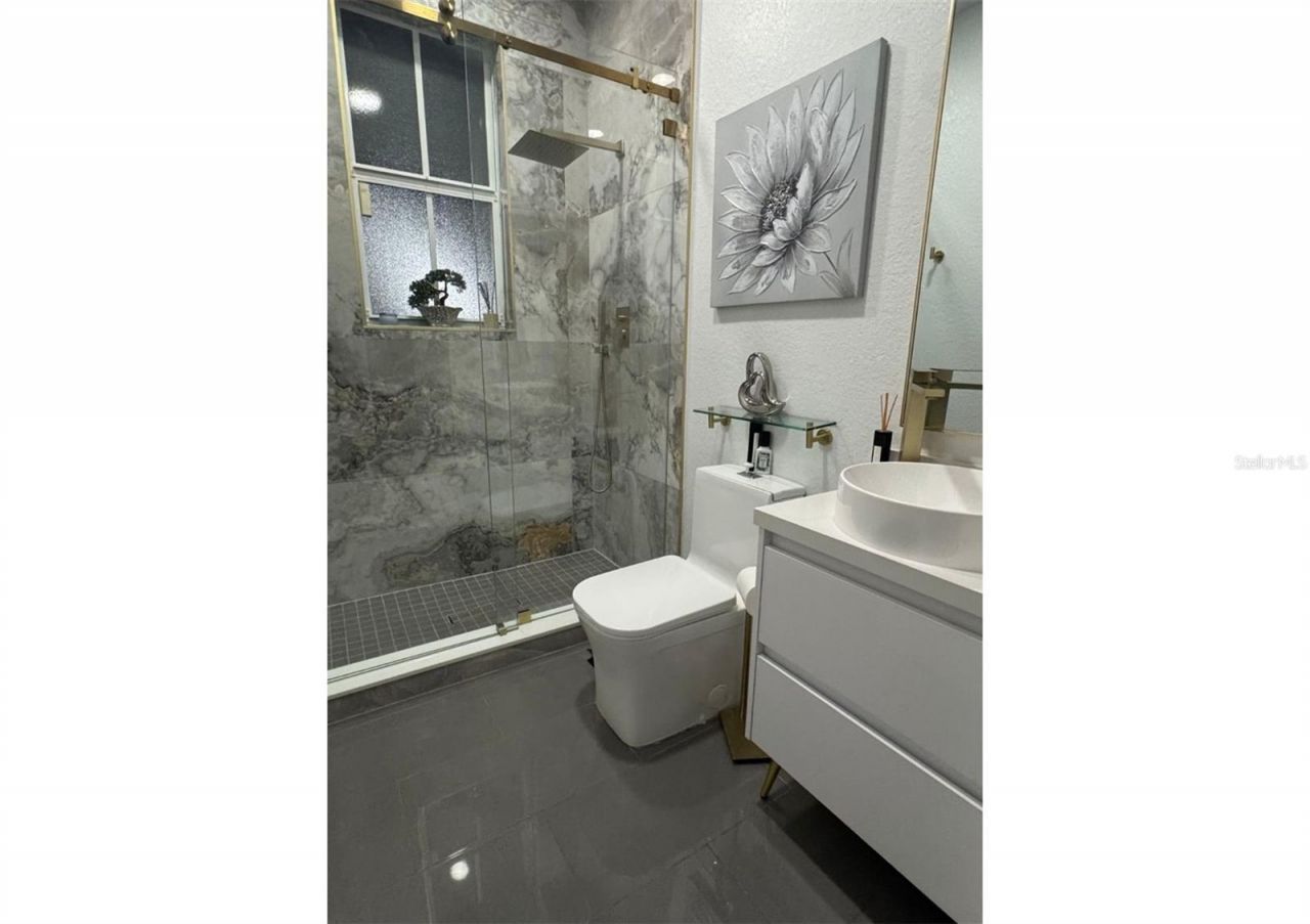 1041 NE 208th St, Miami, FL 33179 Photo