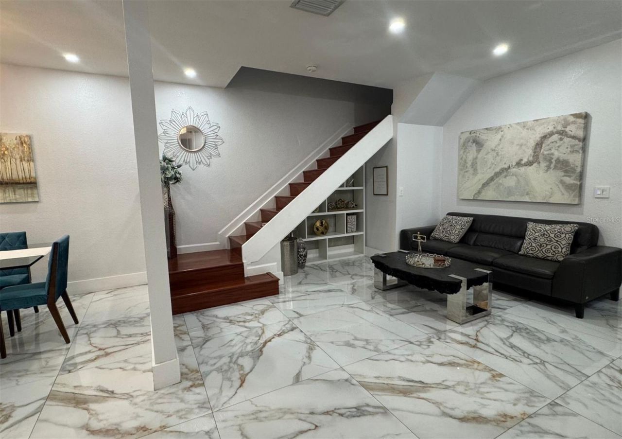 1041 NE 208th St, Miami, FL 33179 Photo