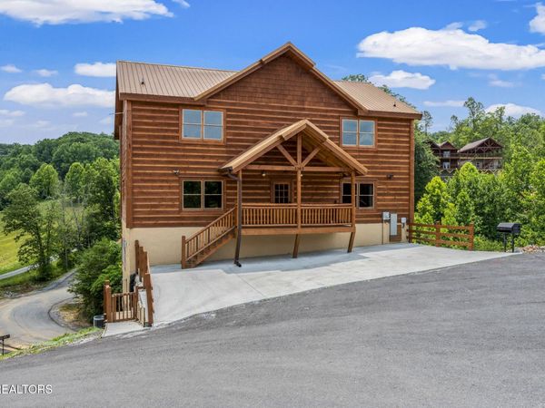 3303 Grace Way, Sevierville, TN 37876