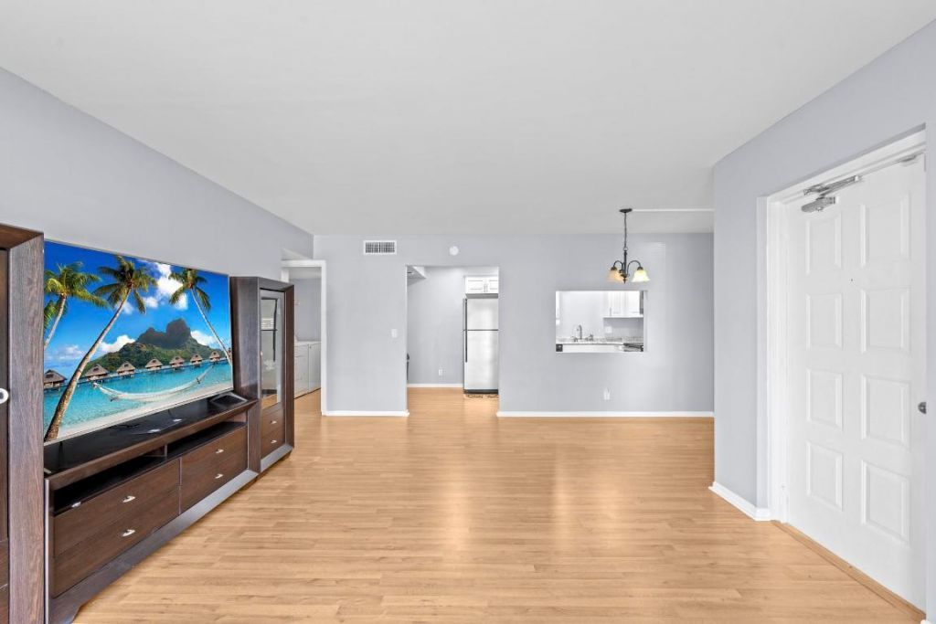 1010 Green Pine Boulevard, Unit E1, West Palm Beach, FL 33409 Photo