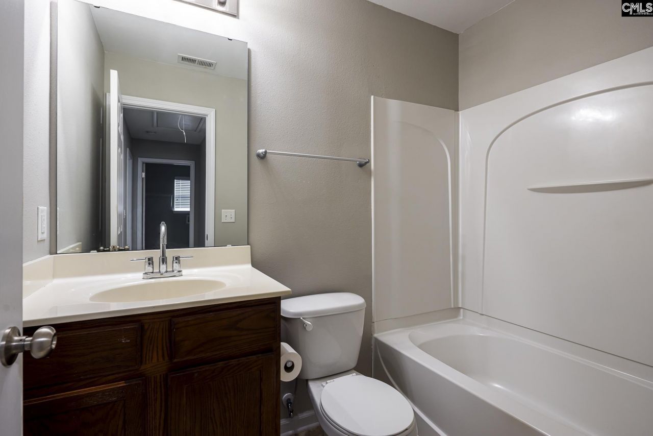 412 Hedge Grove Lane Photo 10