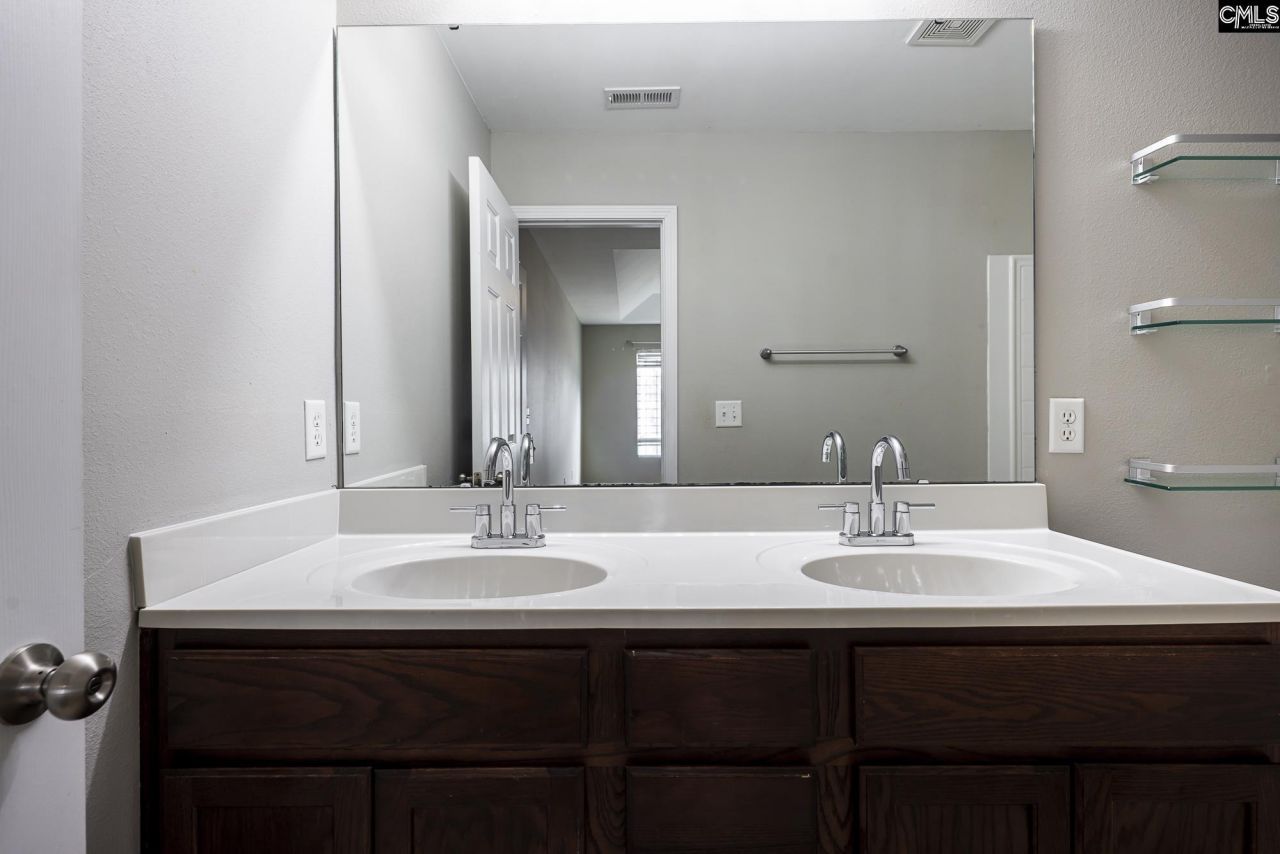 412 Hedge Grove Lane Photo 14