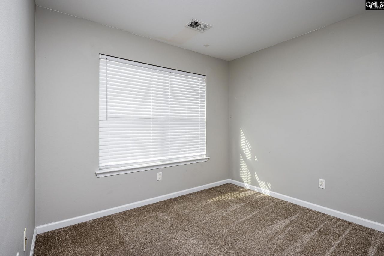 412 Hedge Grove Lane Photo 8