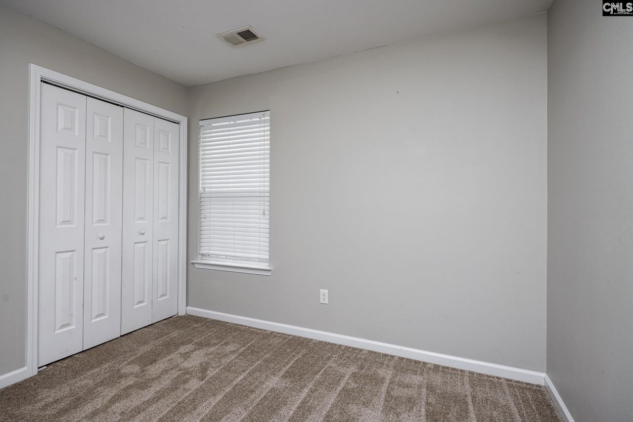 412 Hedge Grove Lane Photo 9